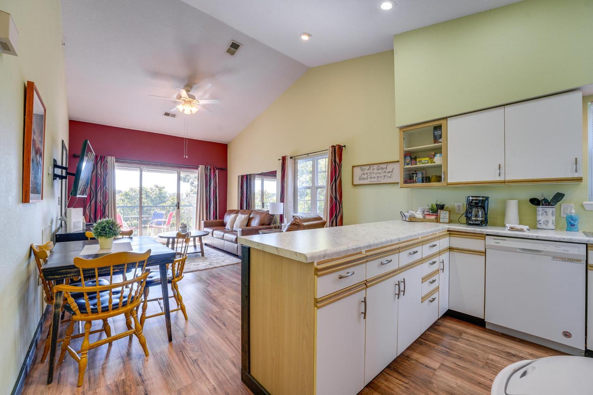 Vibrant Holiday Hills Resort Condo With Balcony Branson Exterior foto